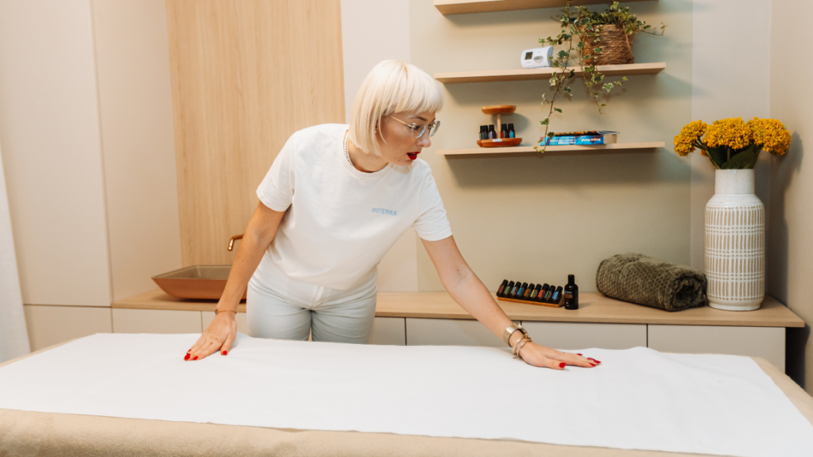 Terapia Bowen: Echilibru și vindecare prin atingeri delicate